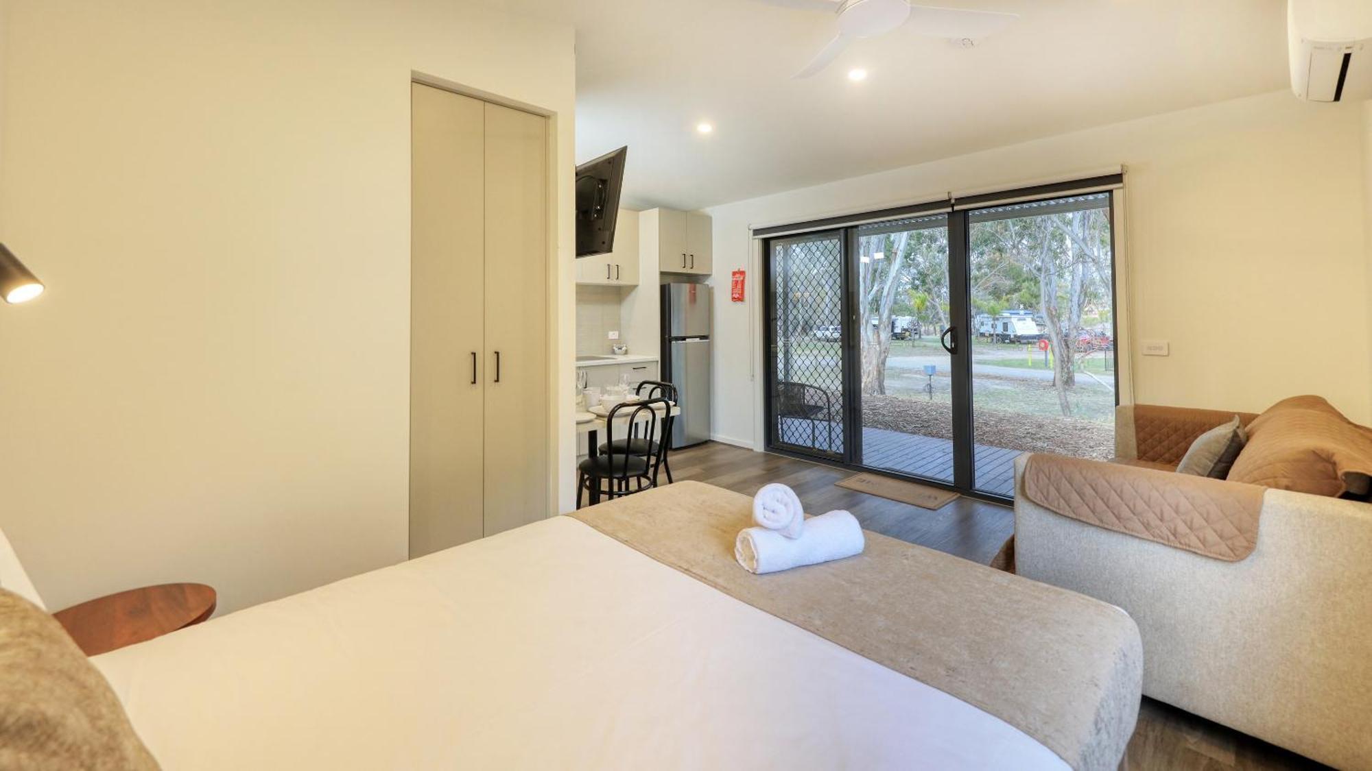 Deniliquin Riverside Caravan Park Exterior foto